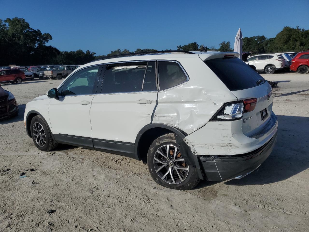 2019 Volkswagen Tiguan Se - Фото 2