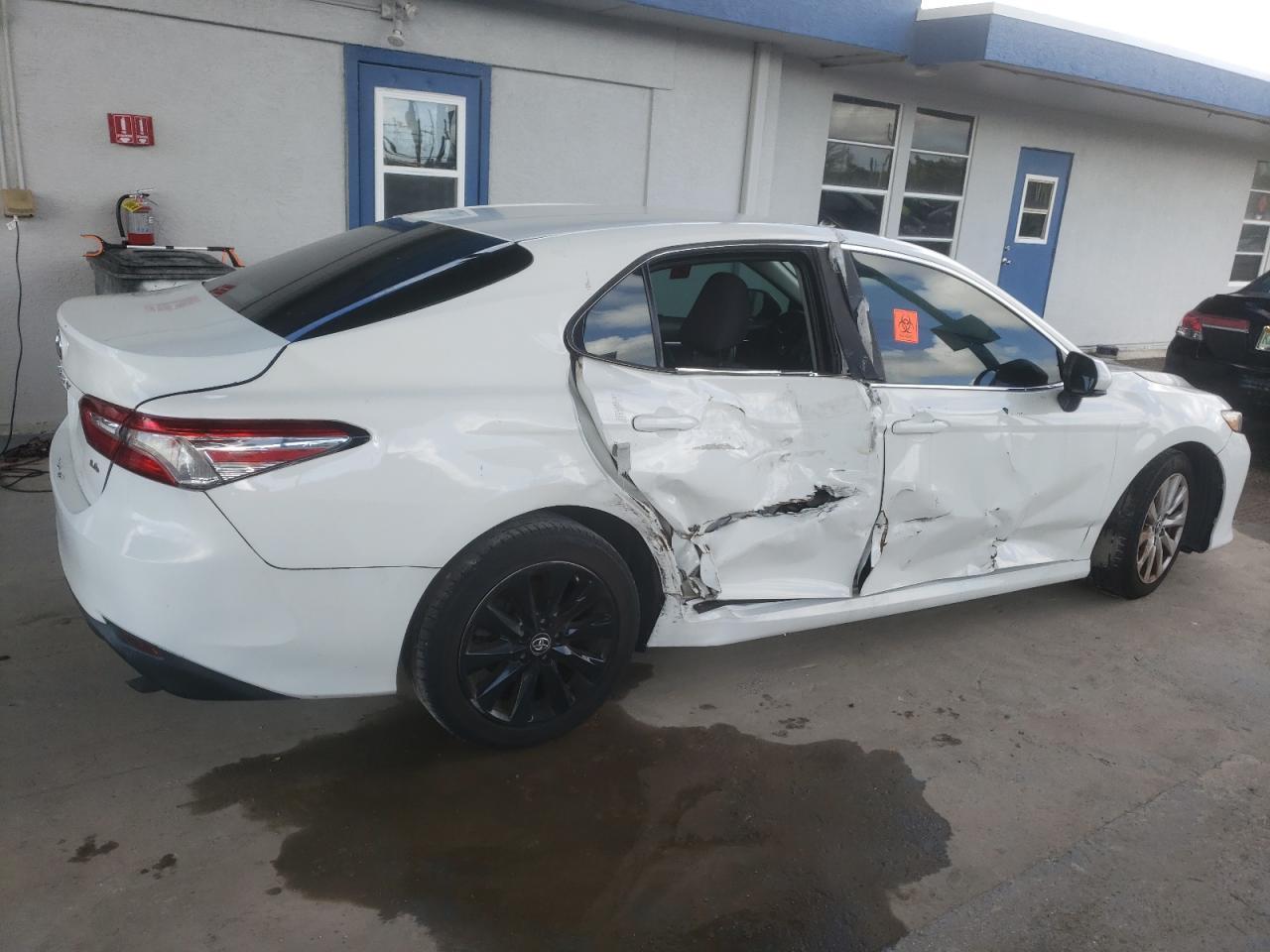 2018 Toyota Camry L - Image 3