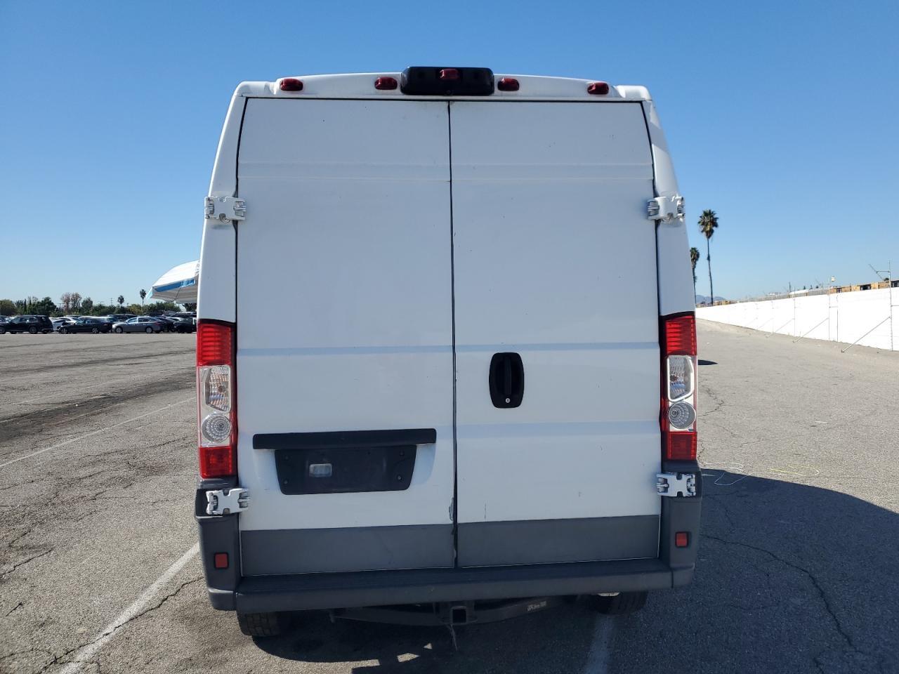 2018 Ram Promaster 1500 Delivery Van - Фото 6