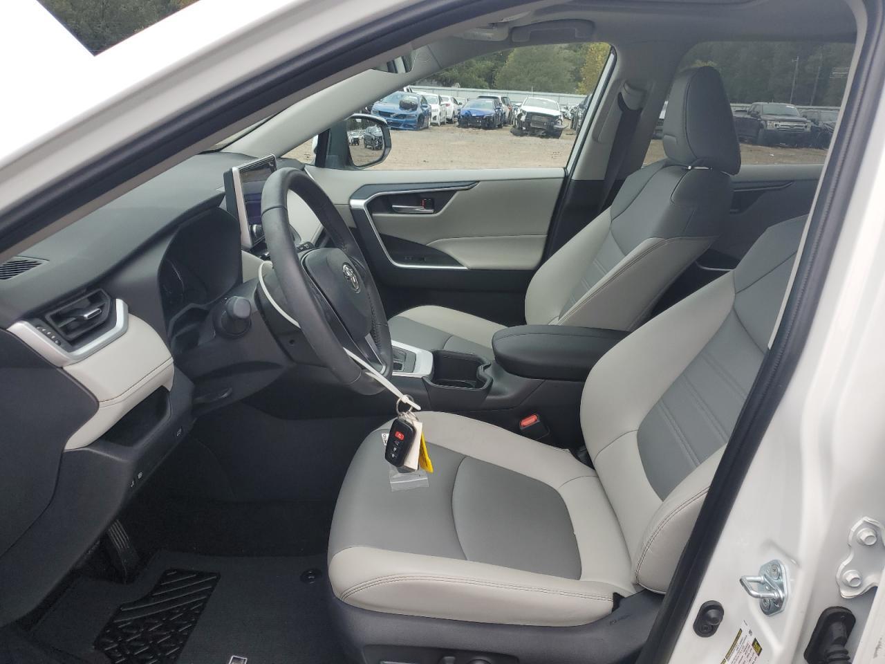 2024 Toyota Rav4 Xle Premium - Image 7