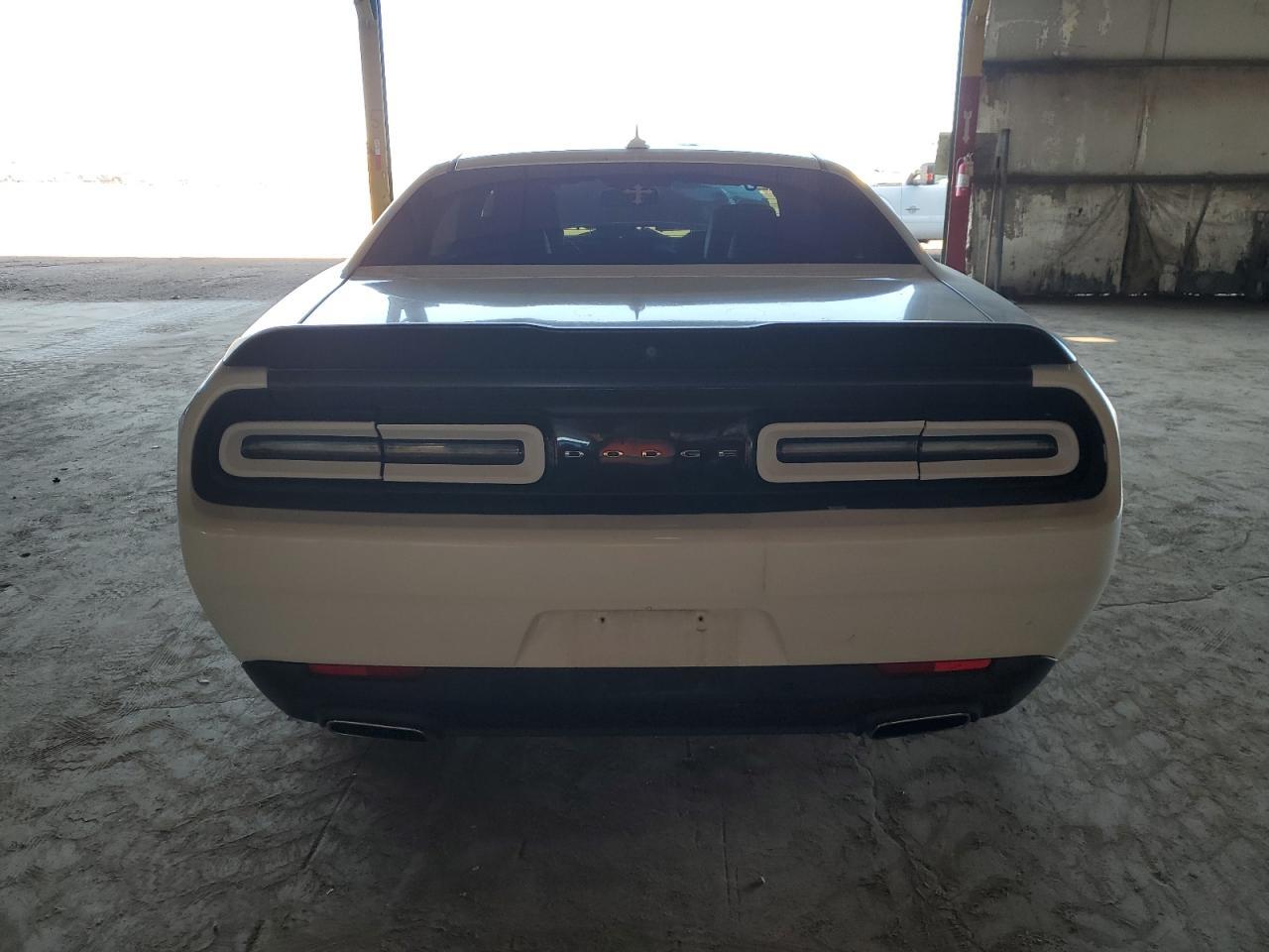 2016 Dodge Challenger Sxt - Image 6