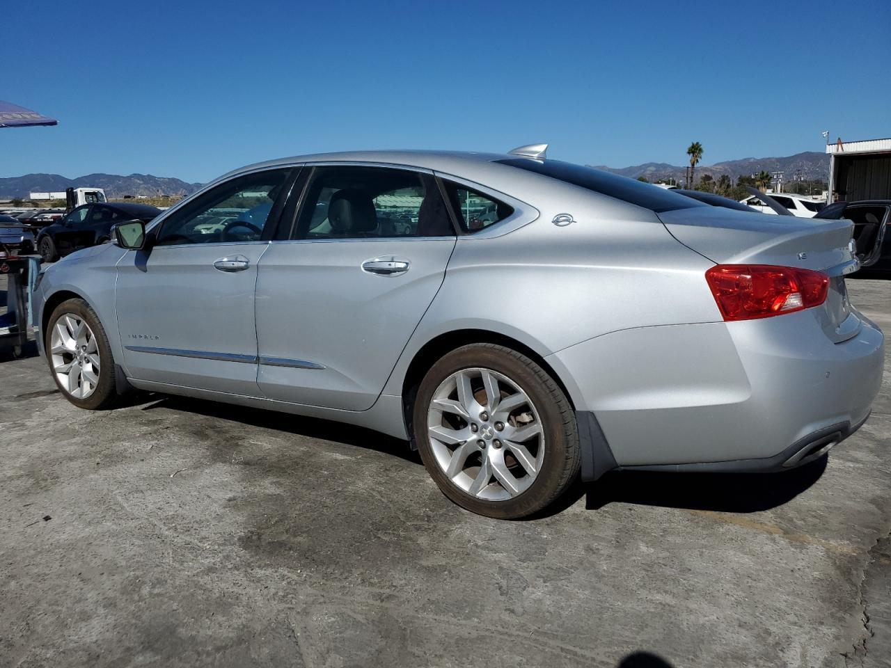 2018 Chevrolet Impala Premier - Фото 2