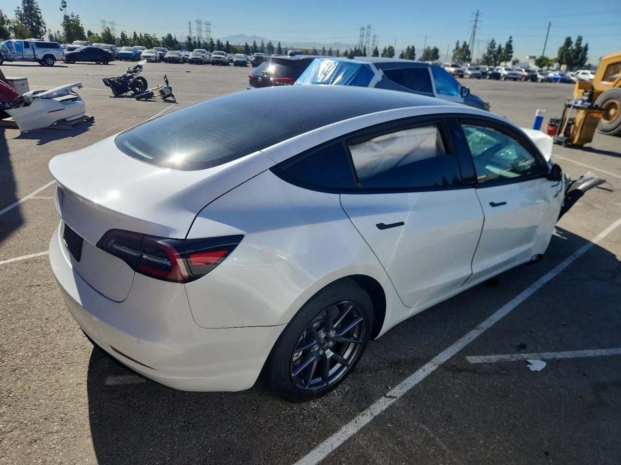 2022 Tesla Model 3 - Image 3