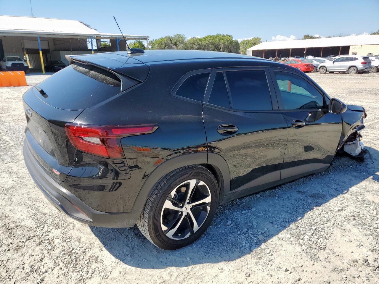 2025 Chevrolet Trax 1Rs - Image 3