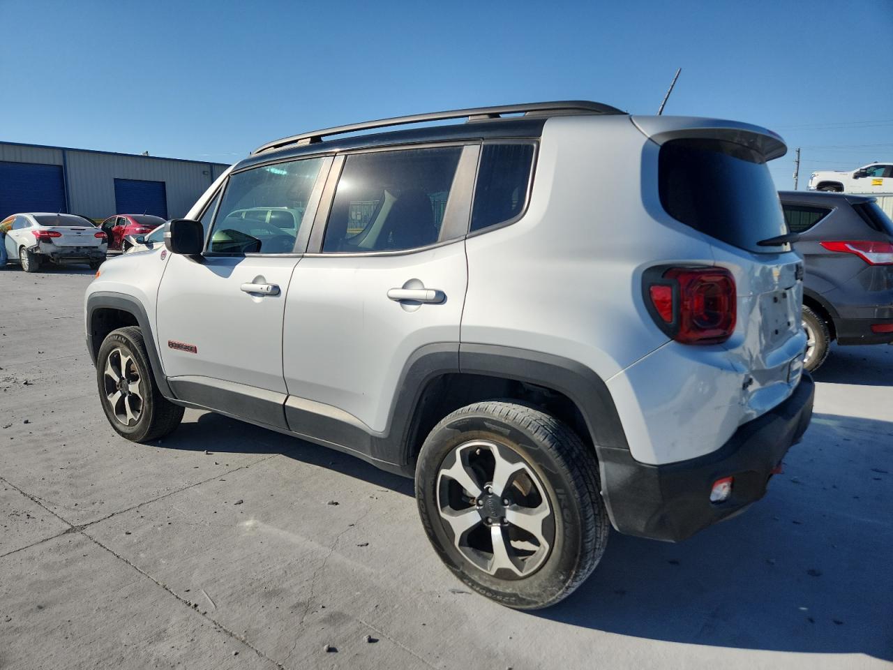 2019 Jeep Renegade Trailhawk - Фото 2