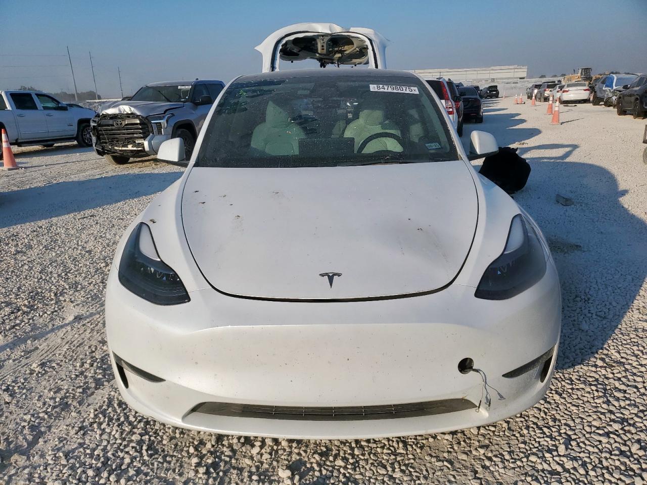 2023 Tesla Model Y - Image 5