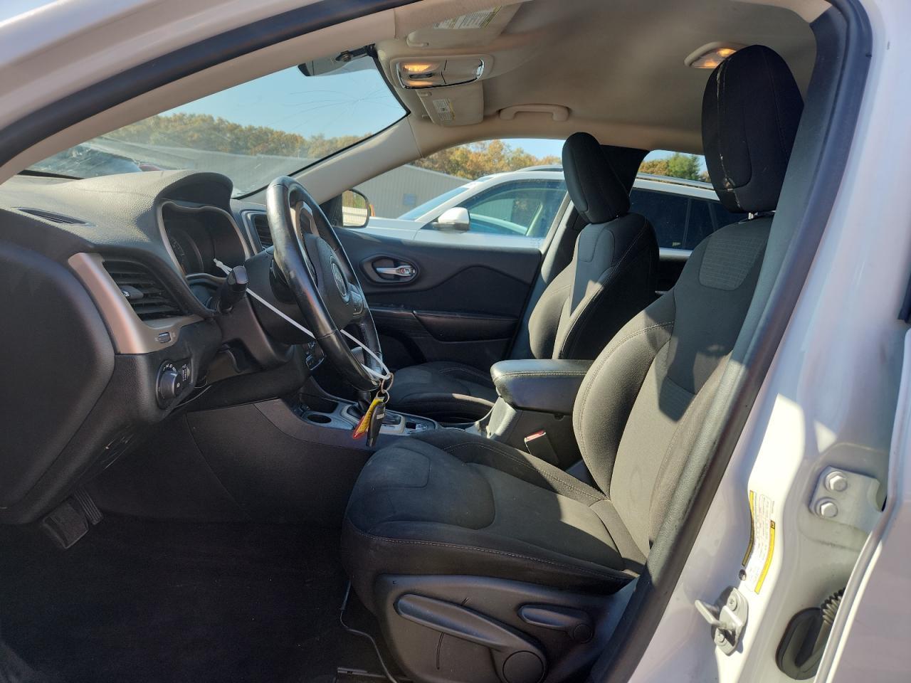 2016 Jeep Cherokee Latitude - Фото 7