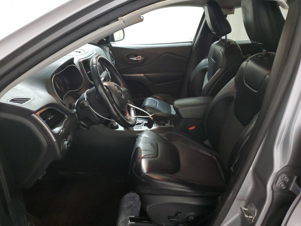 2019 Jeep Cherokee Latitude Plus - Image 7