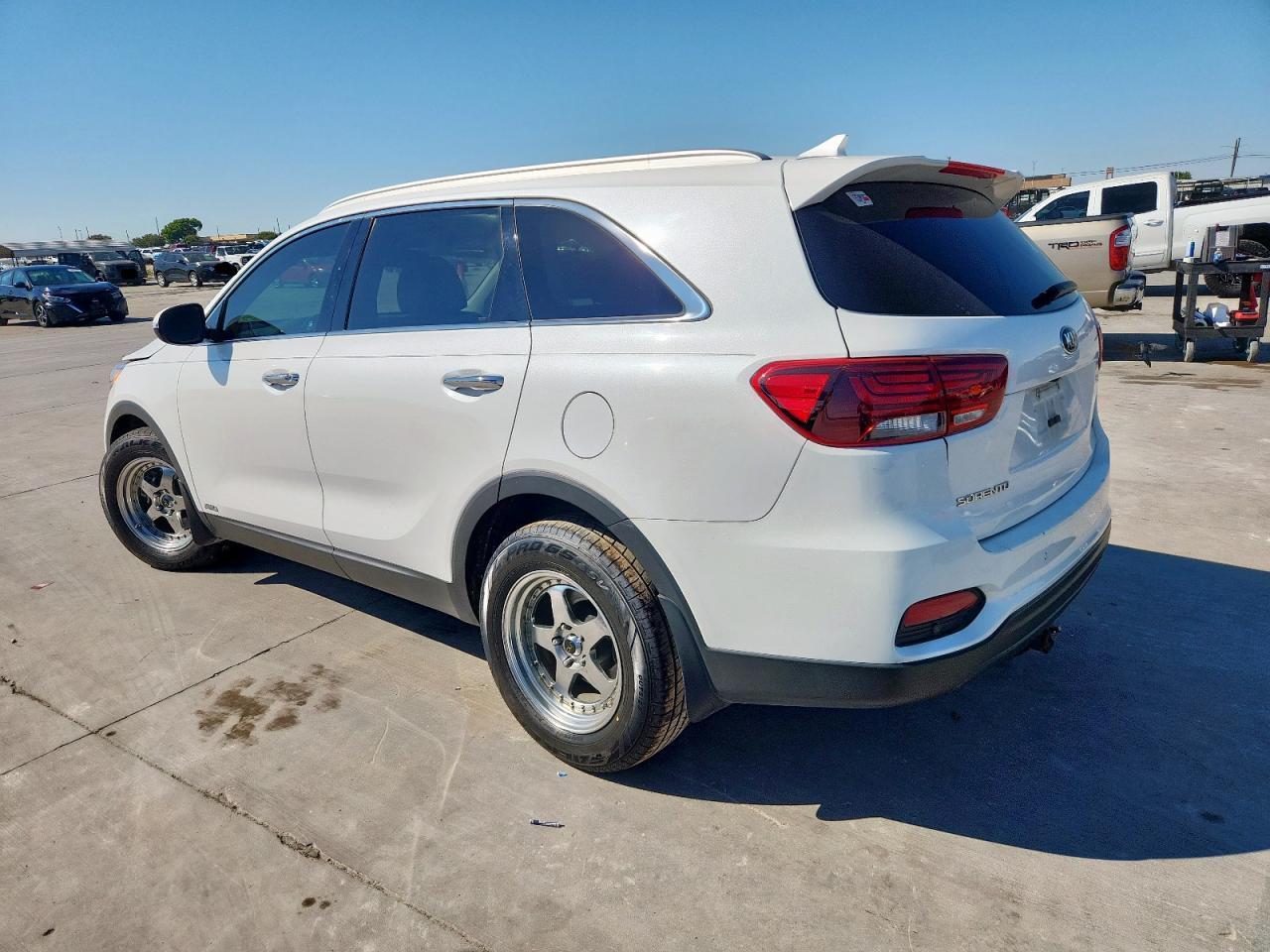 2019 Kia Sorento L - Фото 2