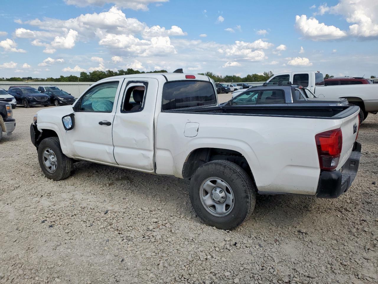 2022 Toyota Tacoma Access Cab - Image 2