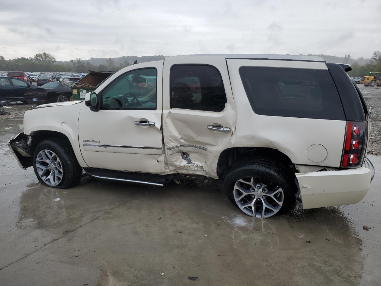 2012 GMC Yukon Denali - Фото 2