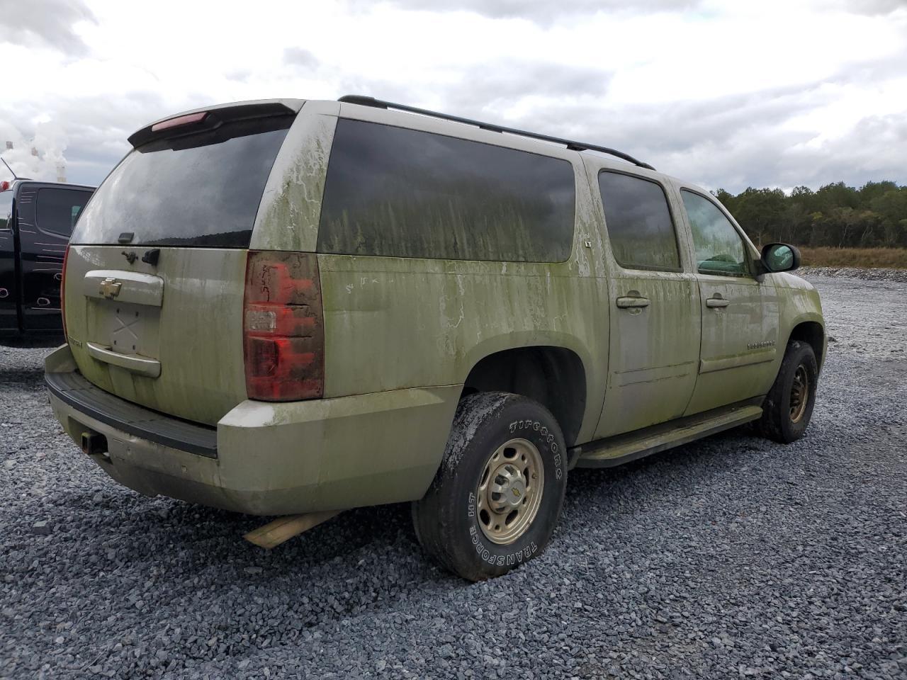 2007 Chevrolet Suburban C2500 - Image 3