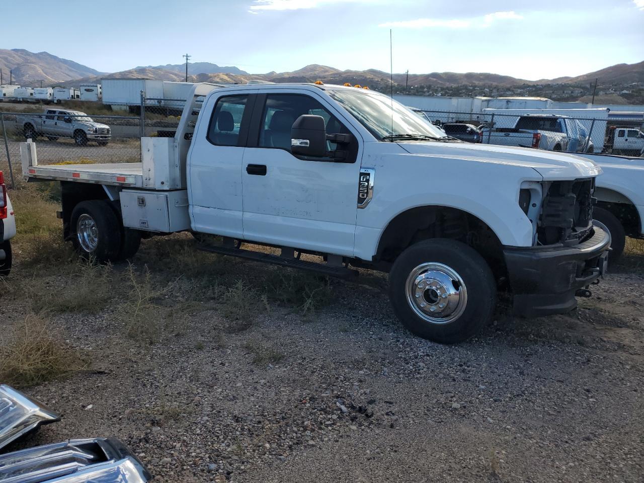 2019 Ford F350 Super - Фото 4