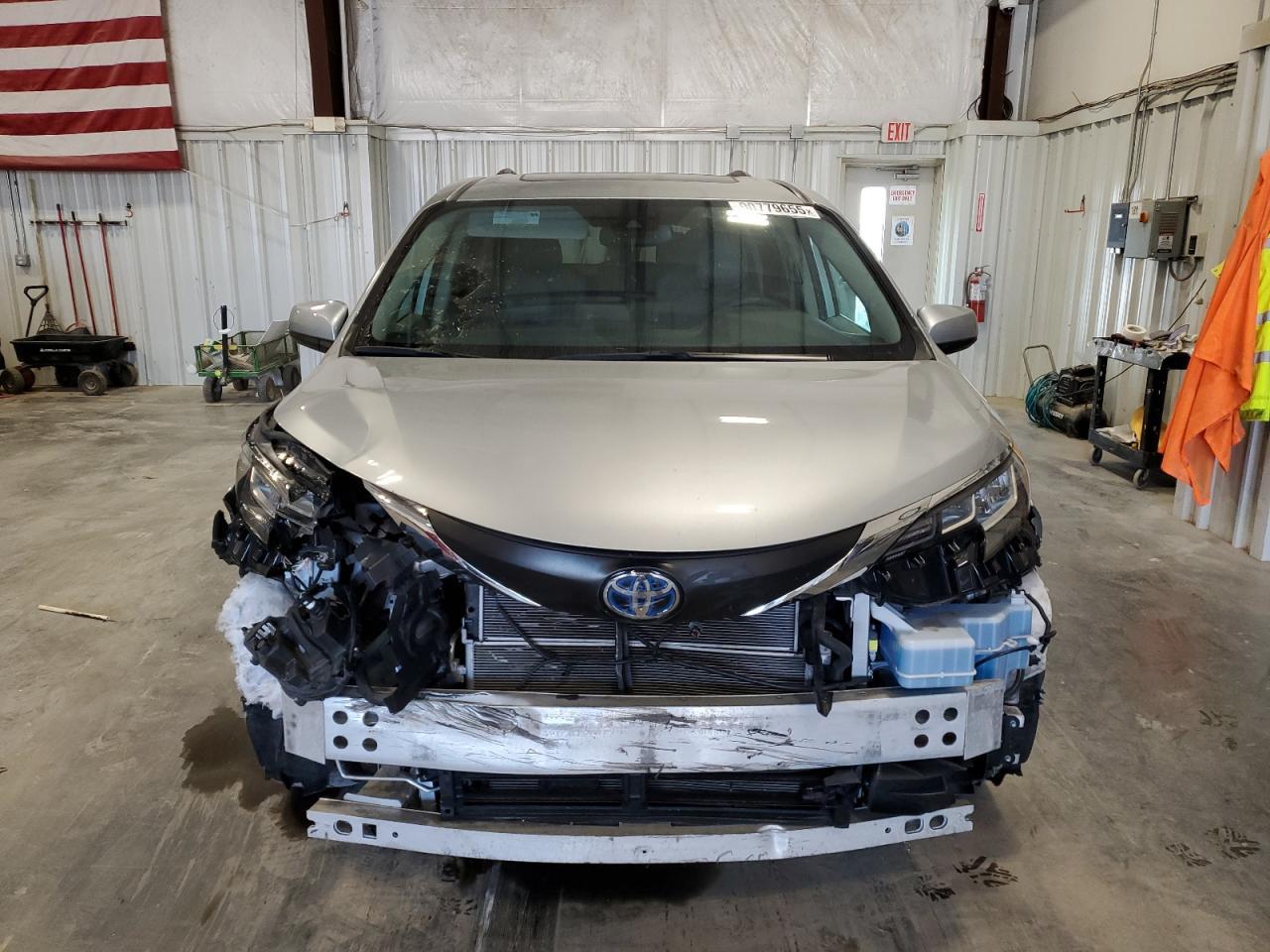 2022 Toyota Sienna Xle - Фото 5