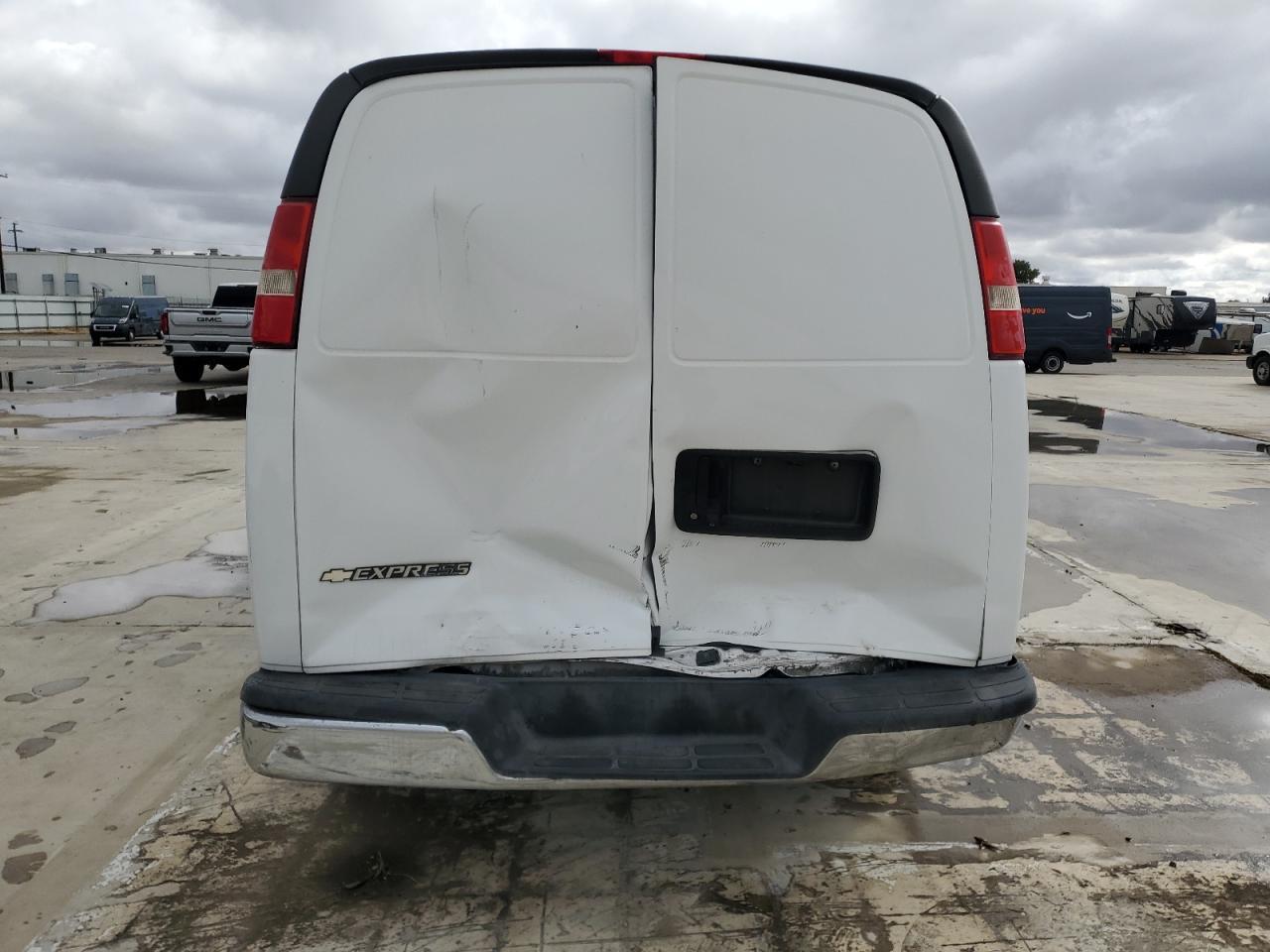 2017 Chevrolet Express G3500 - Image 6