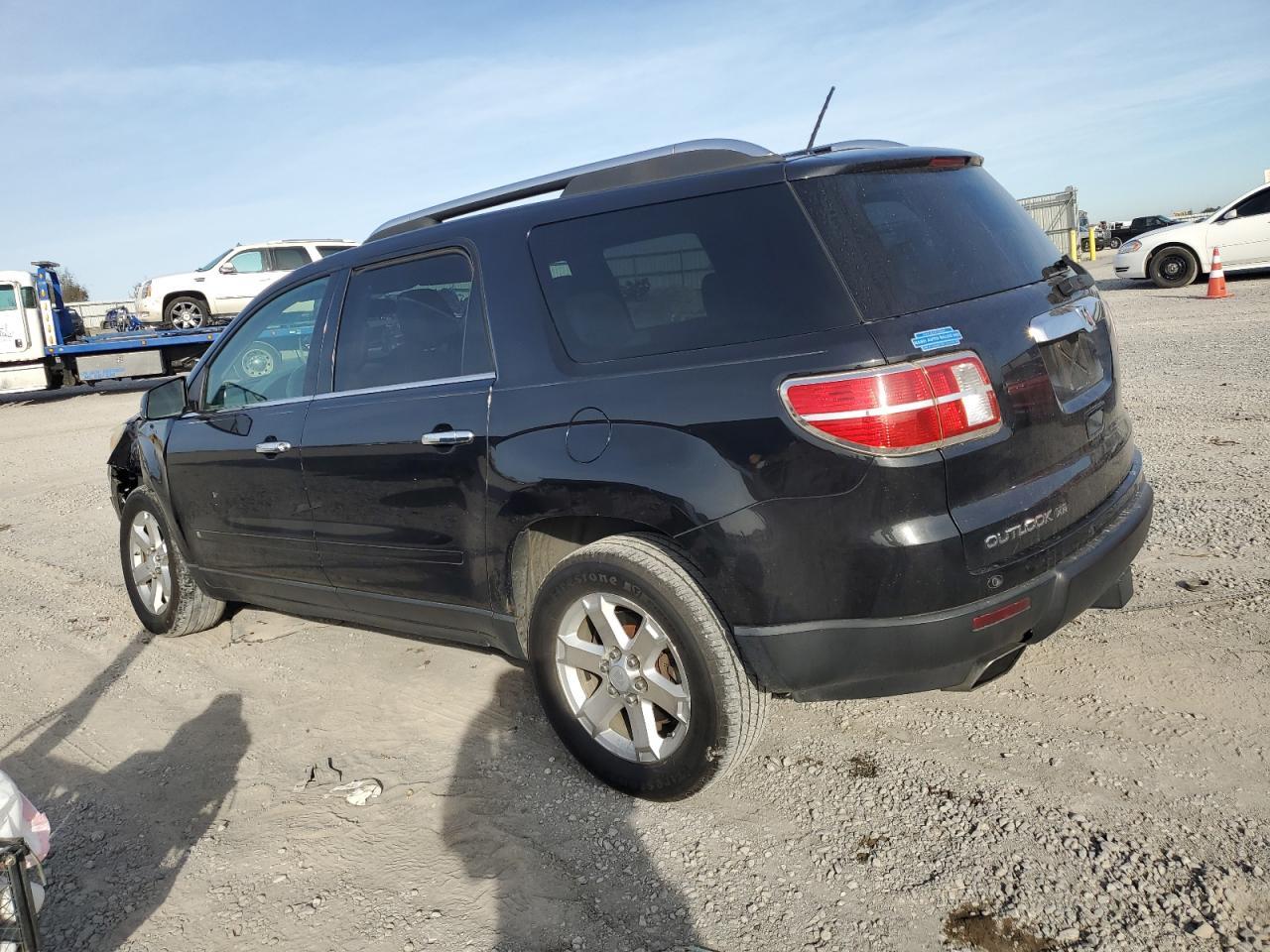 2008 Saturn Outlook Xr - Image 2