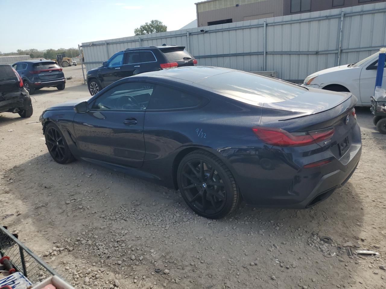 2022 BMW Motorrad M850Xi - Image 2