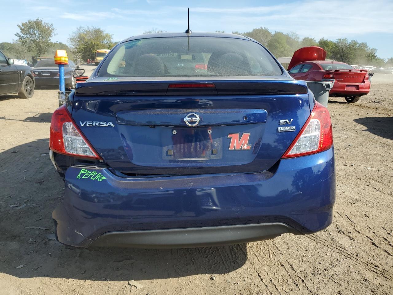2018 Nissan Versa S - Фото 6