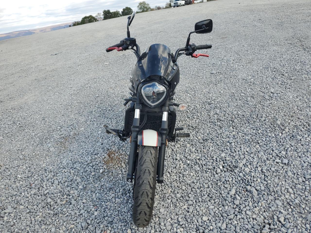 2017 Kawasaki En650 E - Фото 2