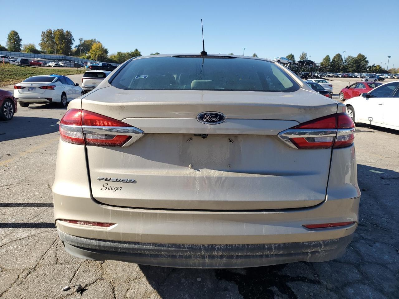 2019 Ford Fusion S - Фото 6