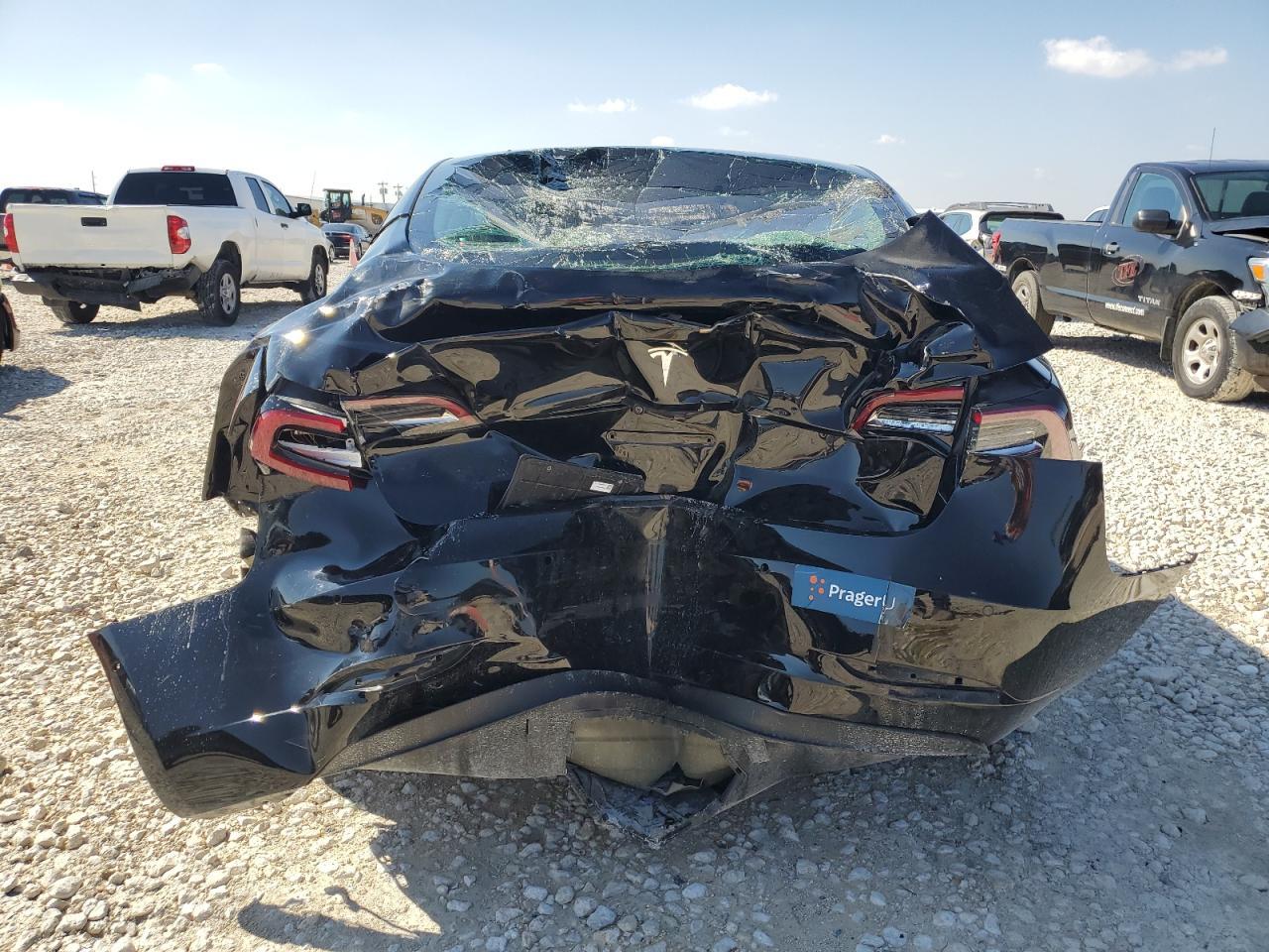 2022 Tesla Model 3 - Фото 6