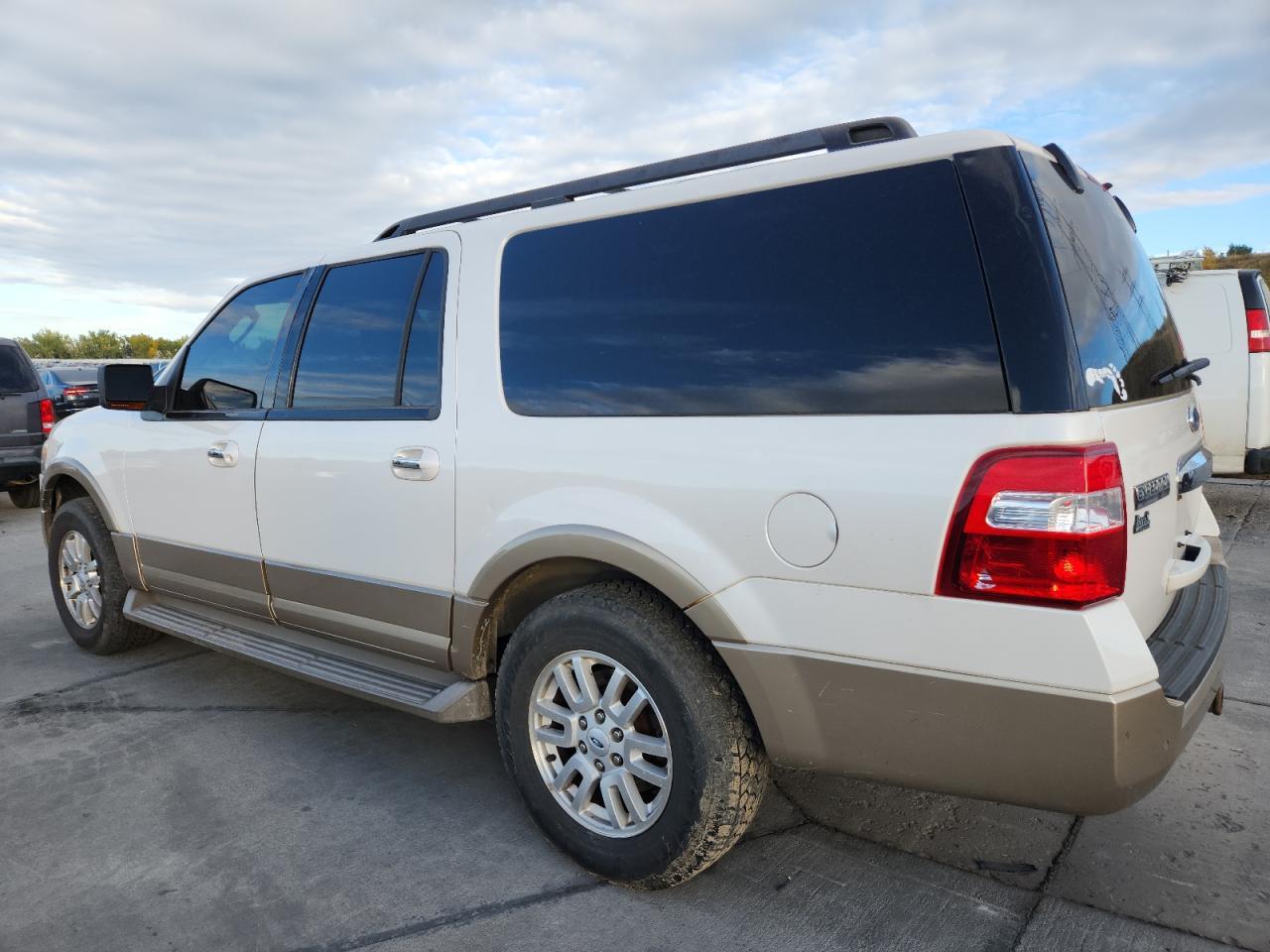 2011 Ford Expedition El Xlt - Image 2