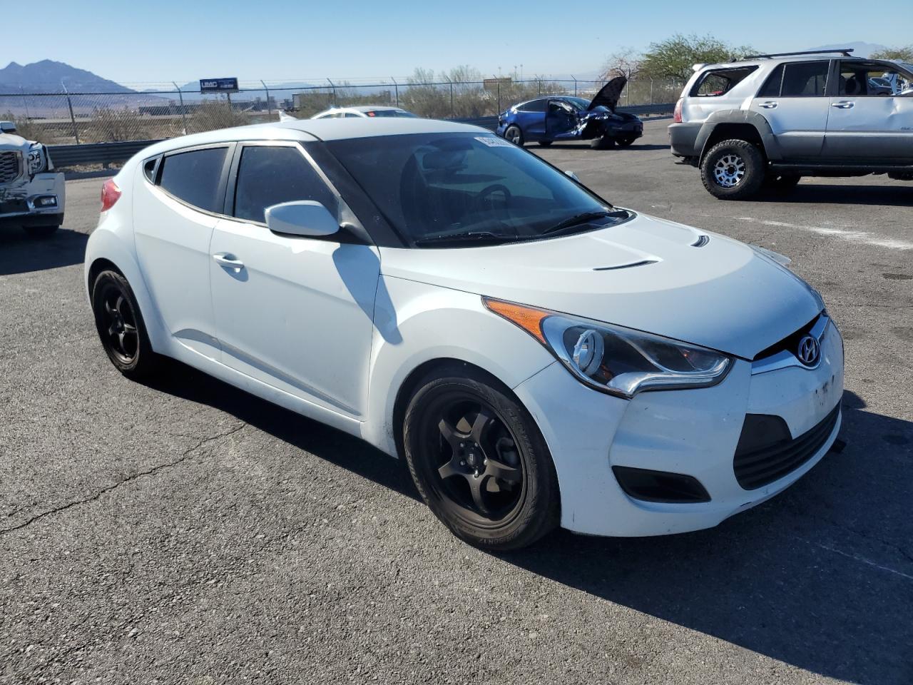 2014 Hyundai Veloster - Фото 4
