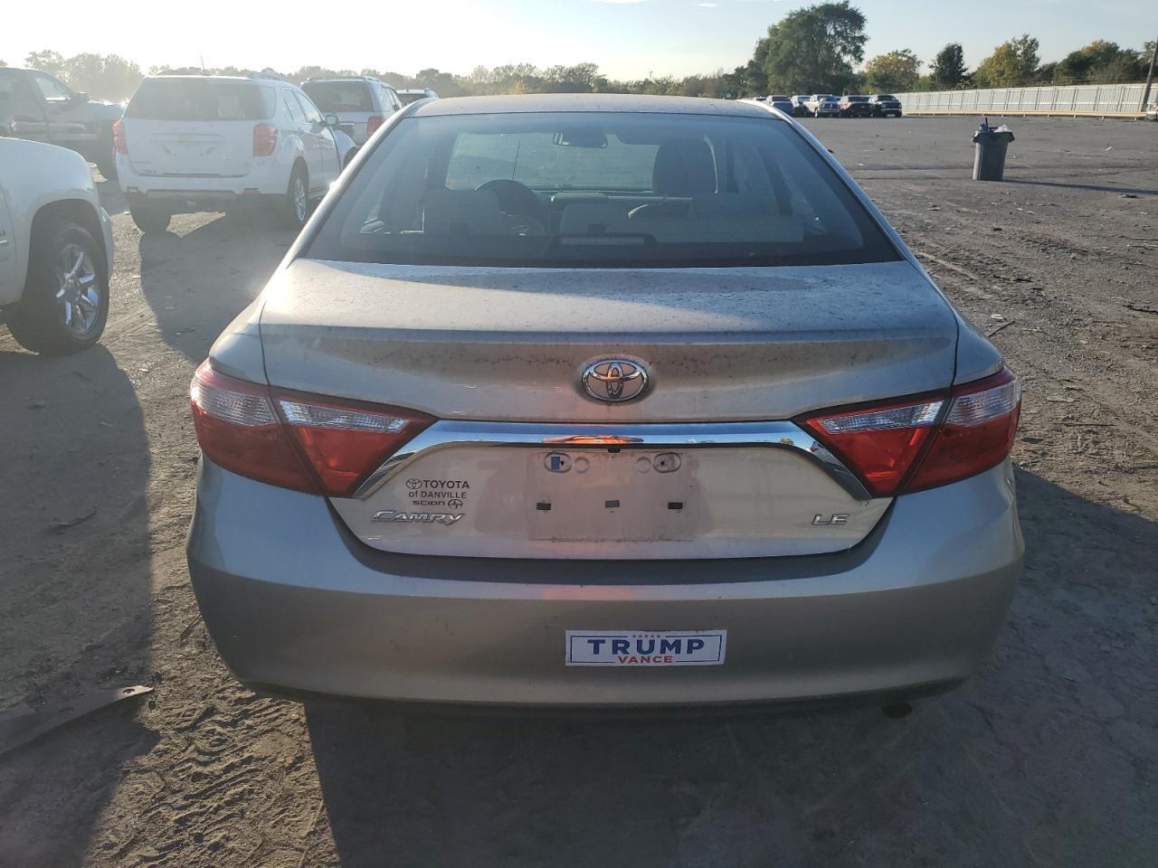 2015 Toyota Camry Le - Фото 6
