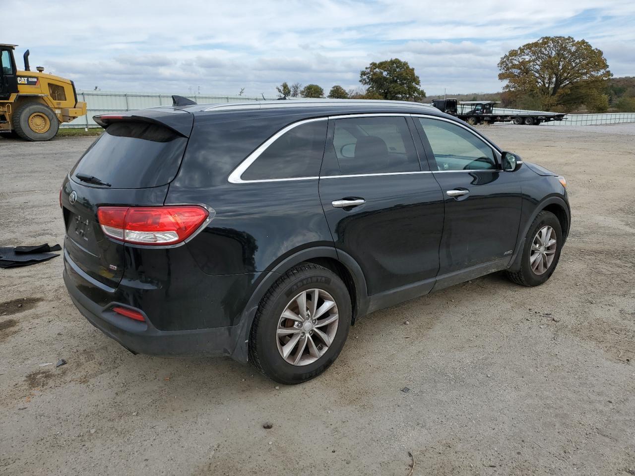 2017 Kia Sorento Lx - Image 3