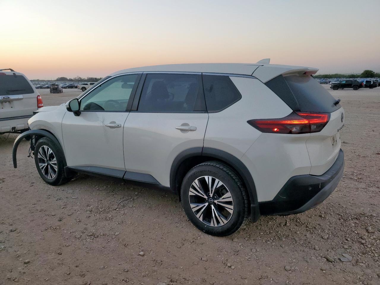 2023 Nissan Rogue Sv - Фото 2