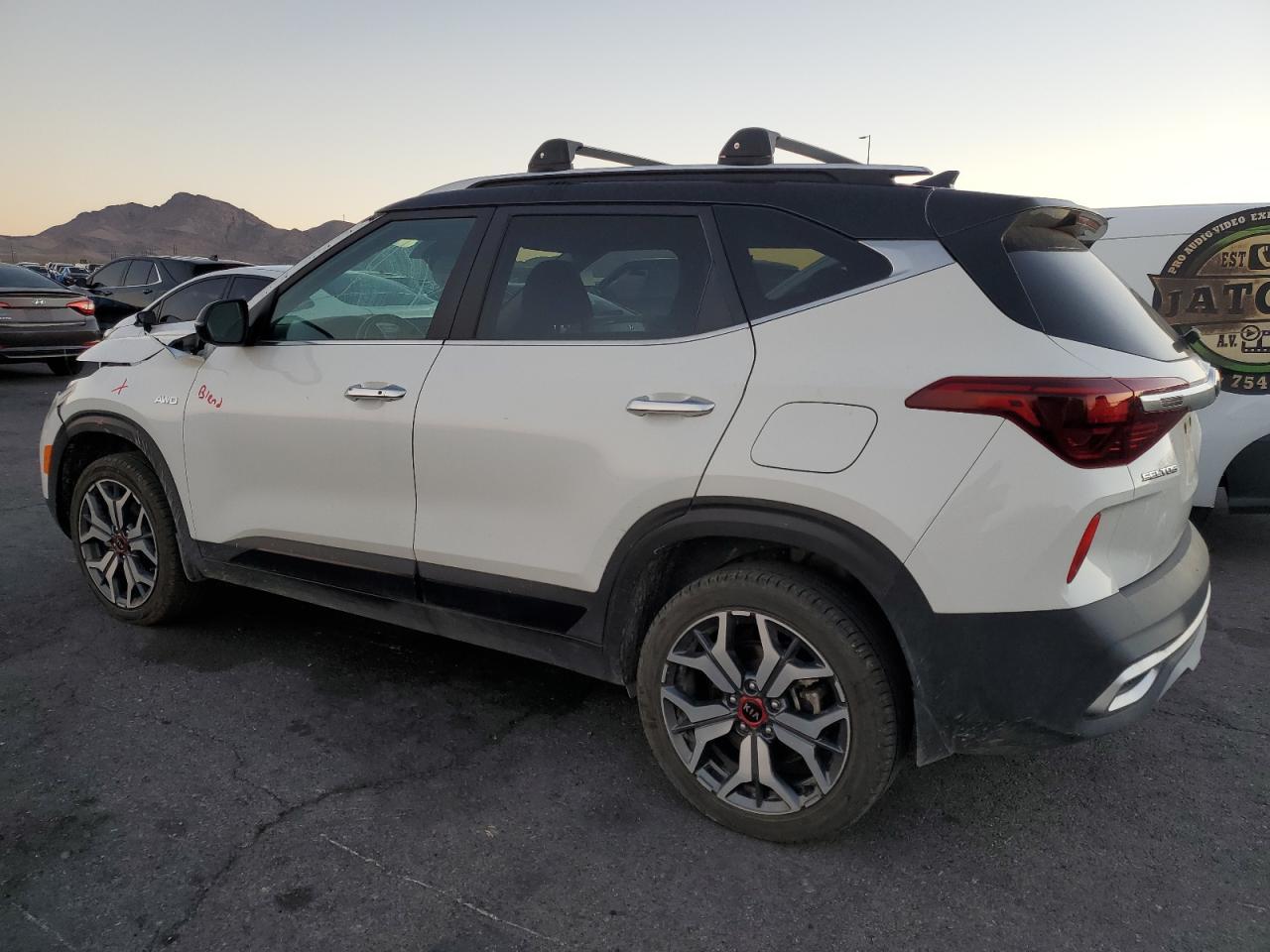 2021 Kia Seltos Sx - Фото 2