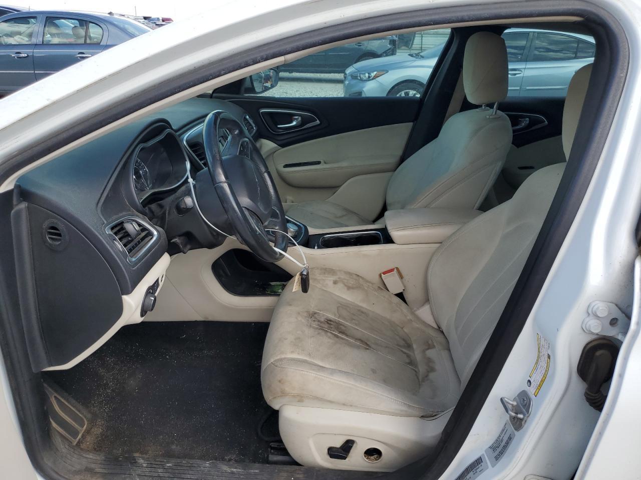 2015 Chrysler 200 Limited - Фото 7