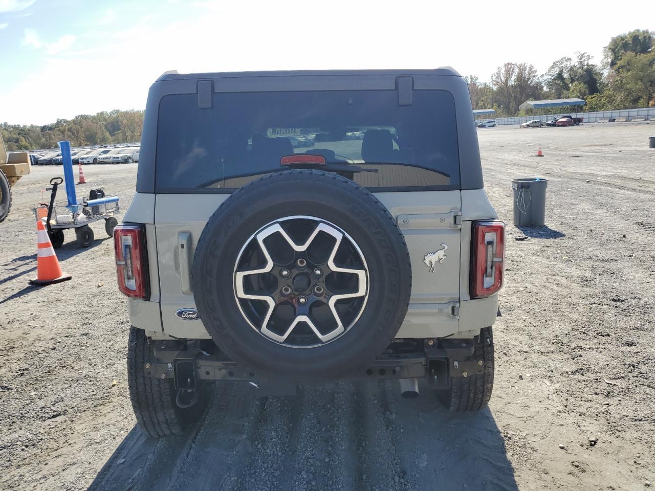 2025 Ford Bronco Outer Banks - Фото 6