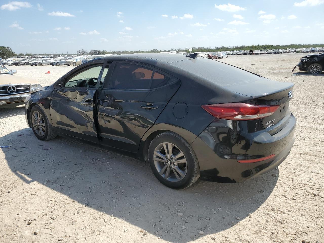 2017 Hyundai Elantra Se - Image 2