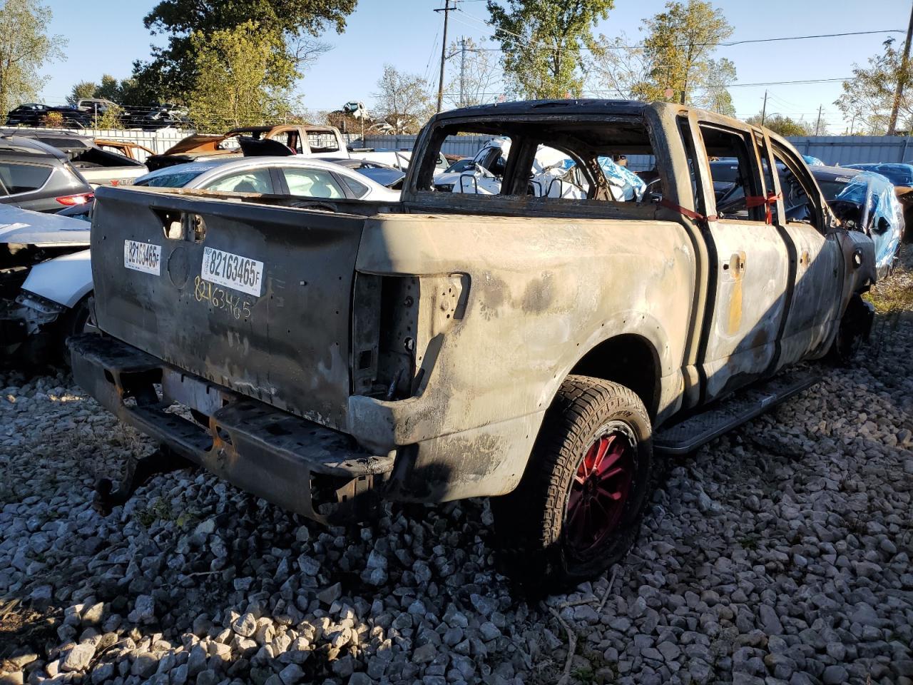 2017 Nissan Titan Sv - Image 3