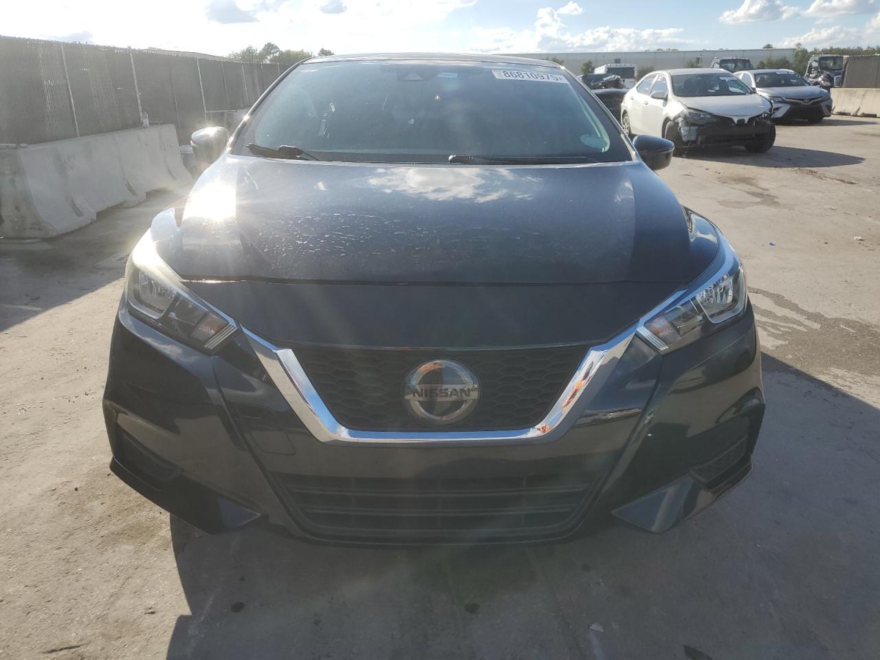 2021 Nissan Versa Sv - Image 5