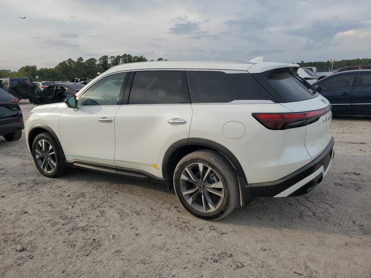 2025 Infiniti Qx60 Luxe - Фото 2