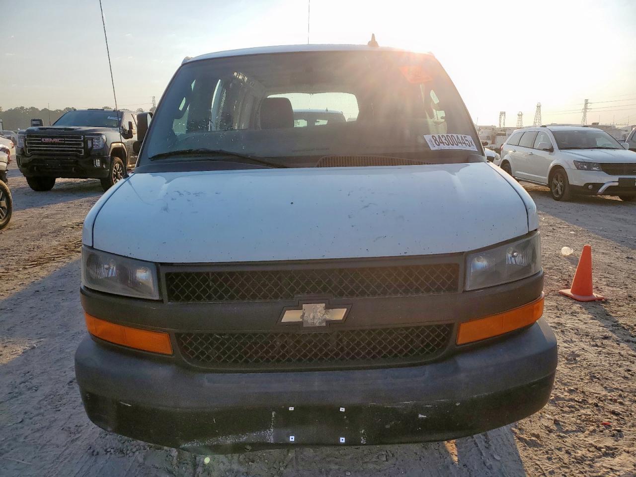 2018 Chevrolet Express 3500 Delivery Van - Фото 5