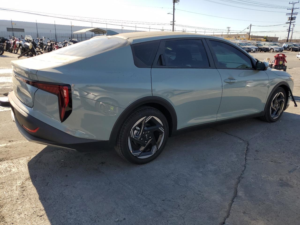 2025 Kia K4 Ex - Image 3
