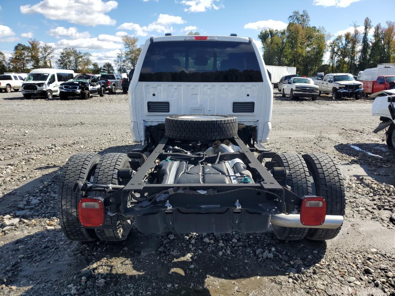 2024 Ford F450 Xl Truck Cab And Chassis - Image 6