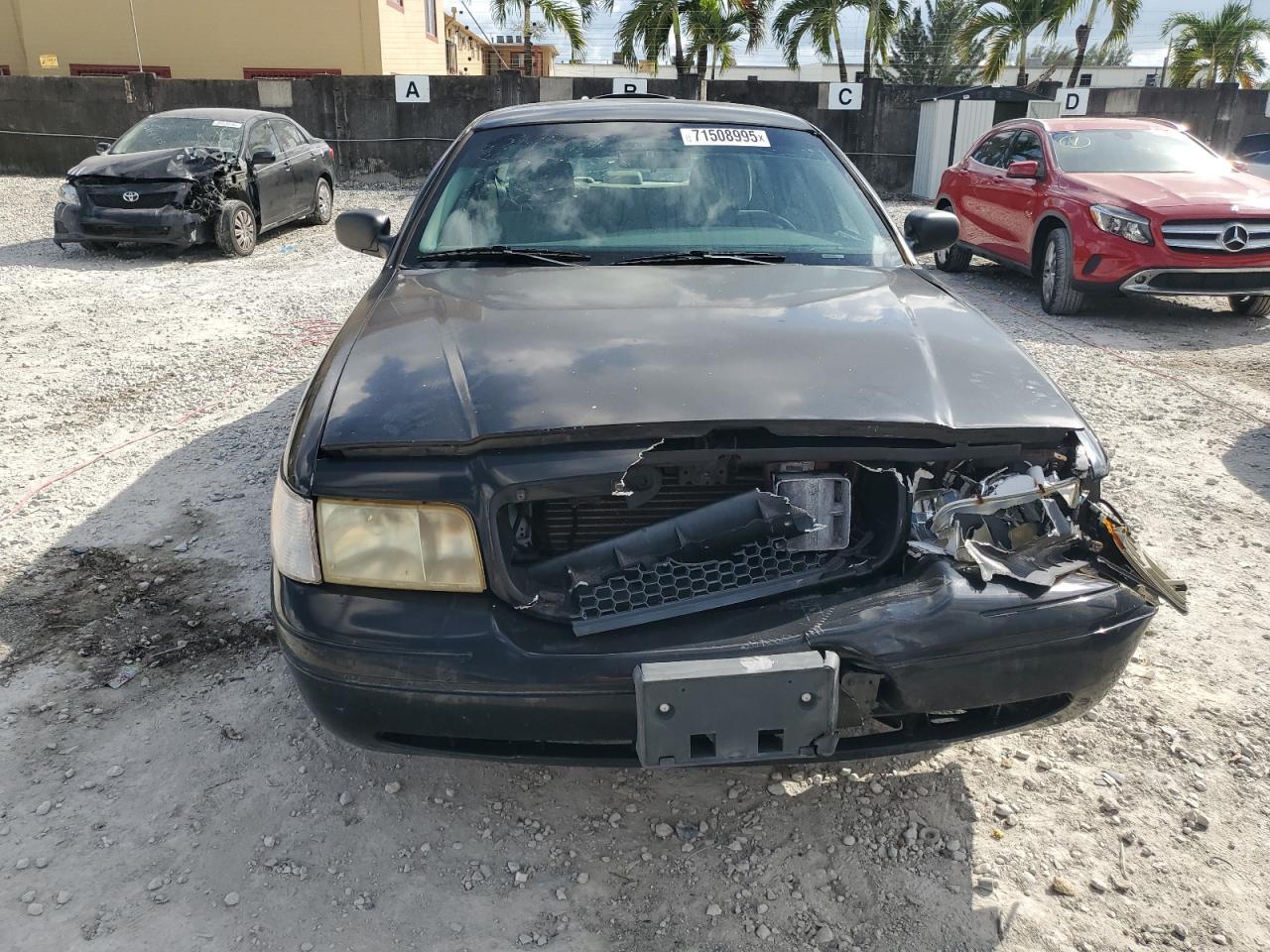 2004 Ford Crown Victoria - Image 5