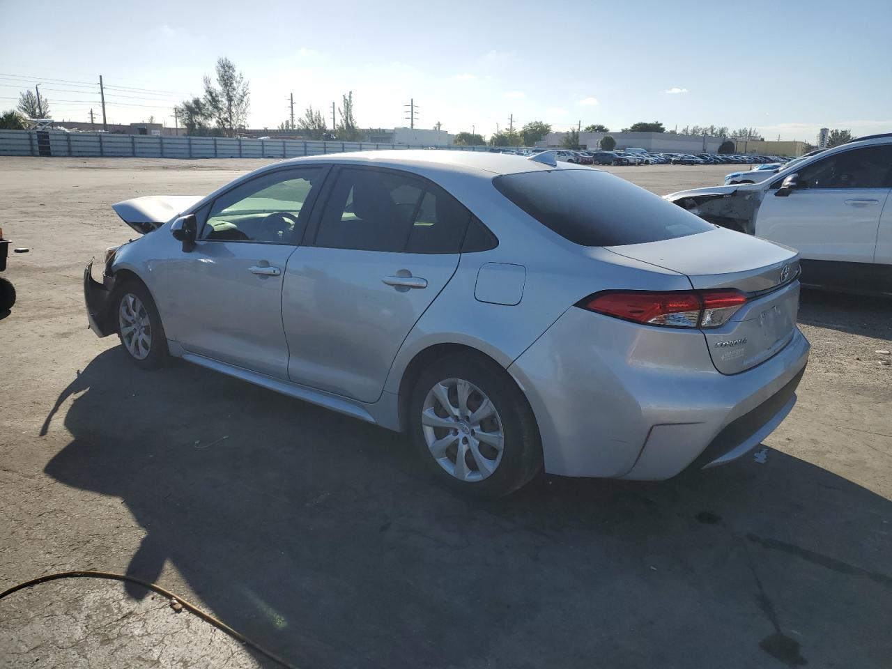 2021 Toyota Corolla Le - Image 2