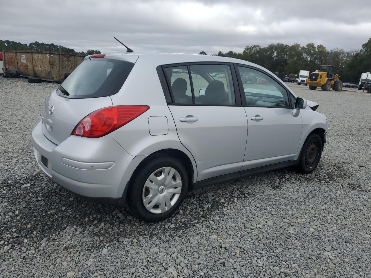2010 Nissan Versa S - Image 3