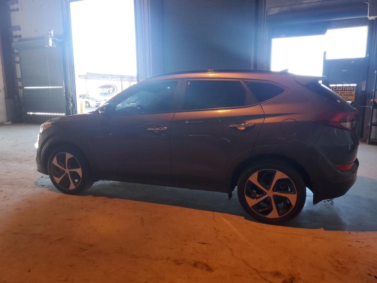 2016 Hyundai Tucson Limited - Image 2