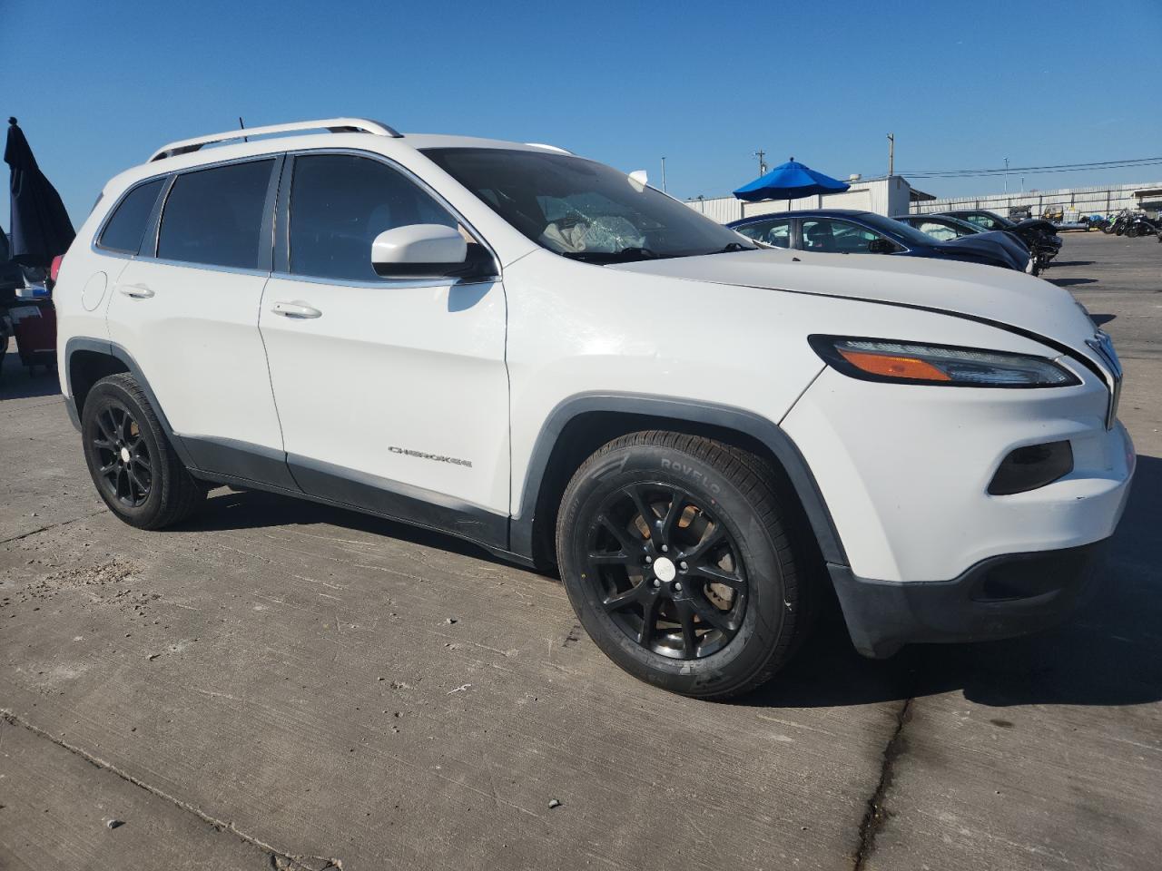 2016 Jeep Cherokee Latitude - Image 4