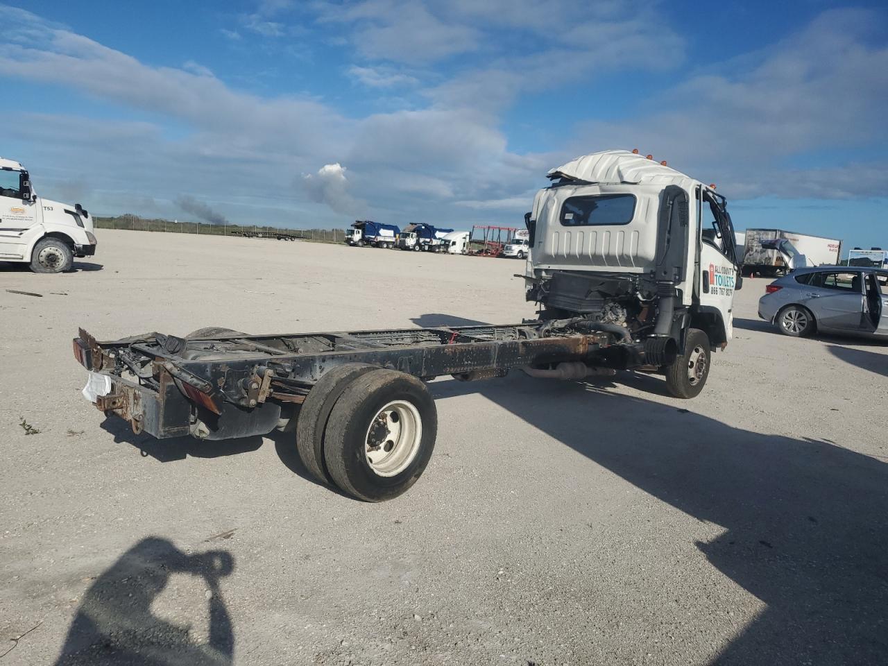 2021 Isuzu Npr - Фото 3