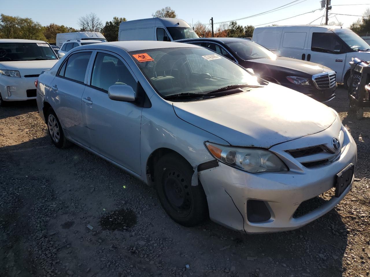 2013 Toyota Corolla L - Фото 4