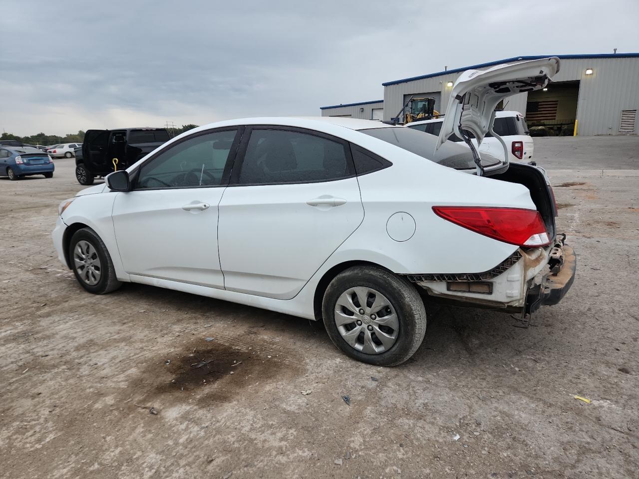 2016 Hyundai Accent Se - Фото 2