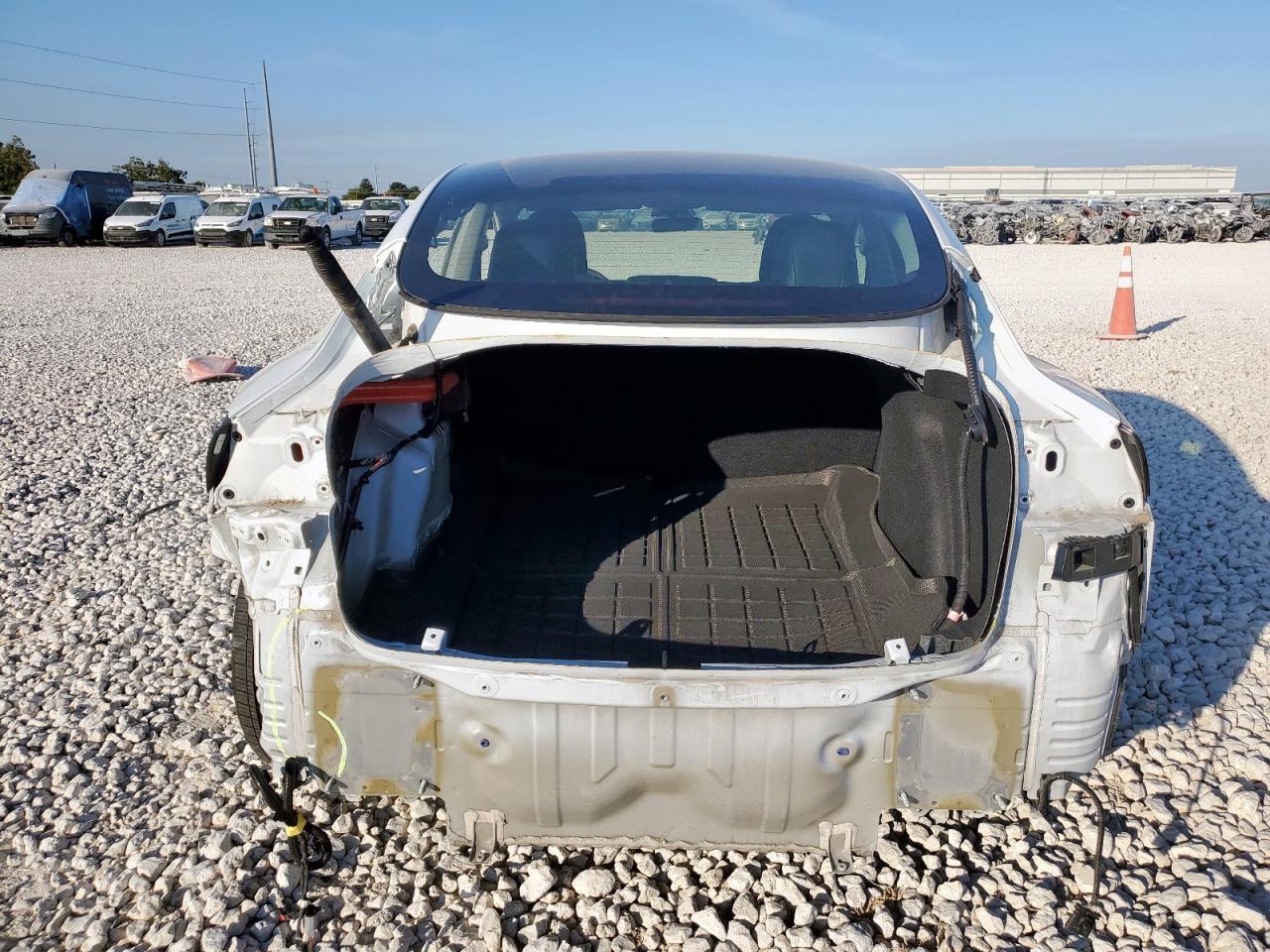 2022 Tesla Model 3 - Image 6