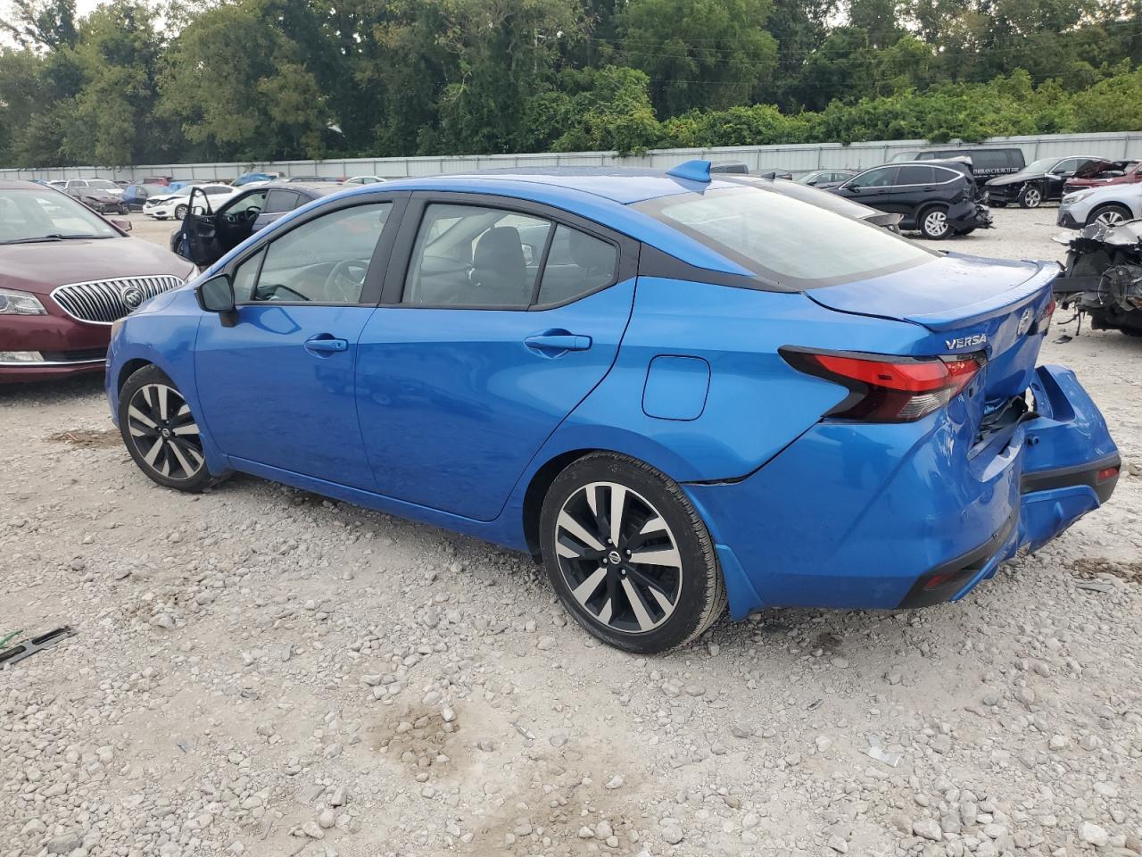 2022 Nissan Versa Sr - Фото 2